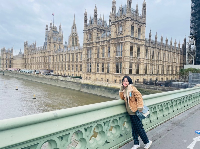 IELTS du hoc Anh bao nhieu
